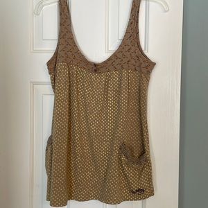 Billabong women’s tank top- mixed pattern w/pockets size Large